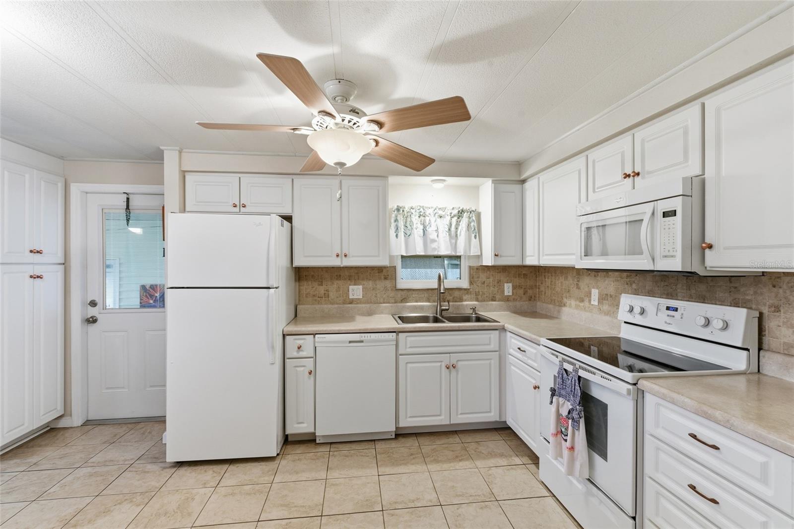 LAZY RIVER MHP - Residential