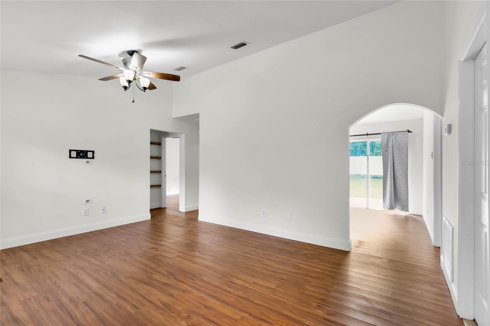 CARLTON VILLAGE - Residential