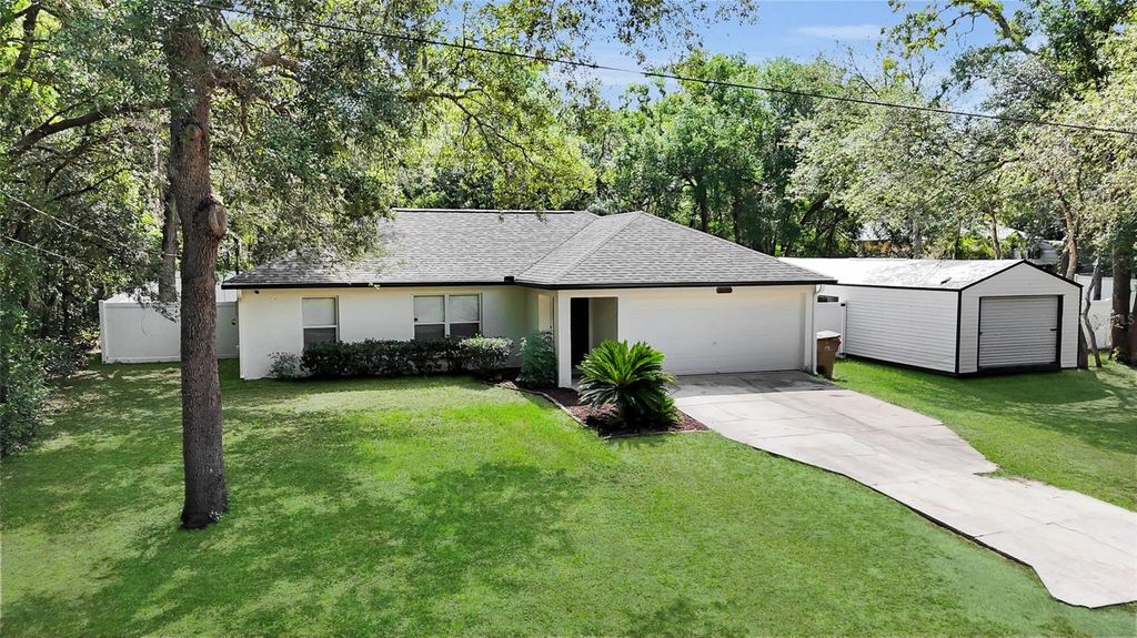 Photo of 40206 Palm Street, Lady Lake, FL 32159 (MLS # G5112373)