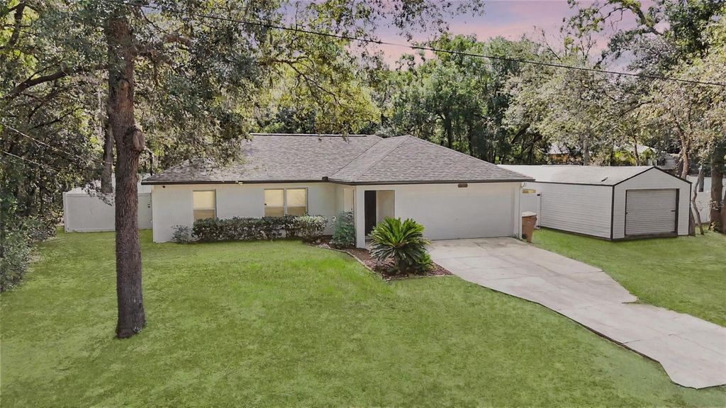 Photo of 40206 Palm Street, Lady Lake, FL 32159 (MLS # G5112373)