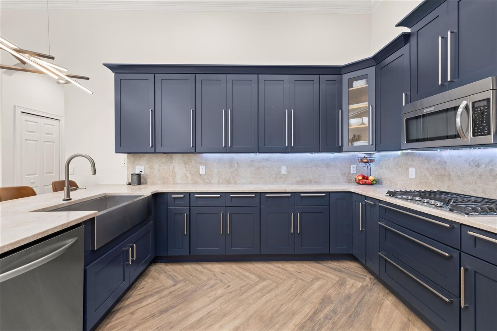 KEENES POINTE - Residential