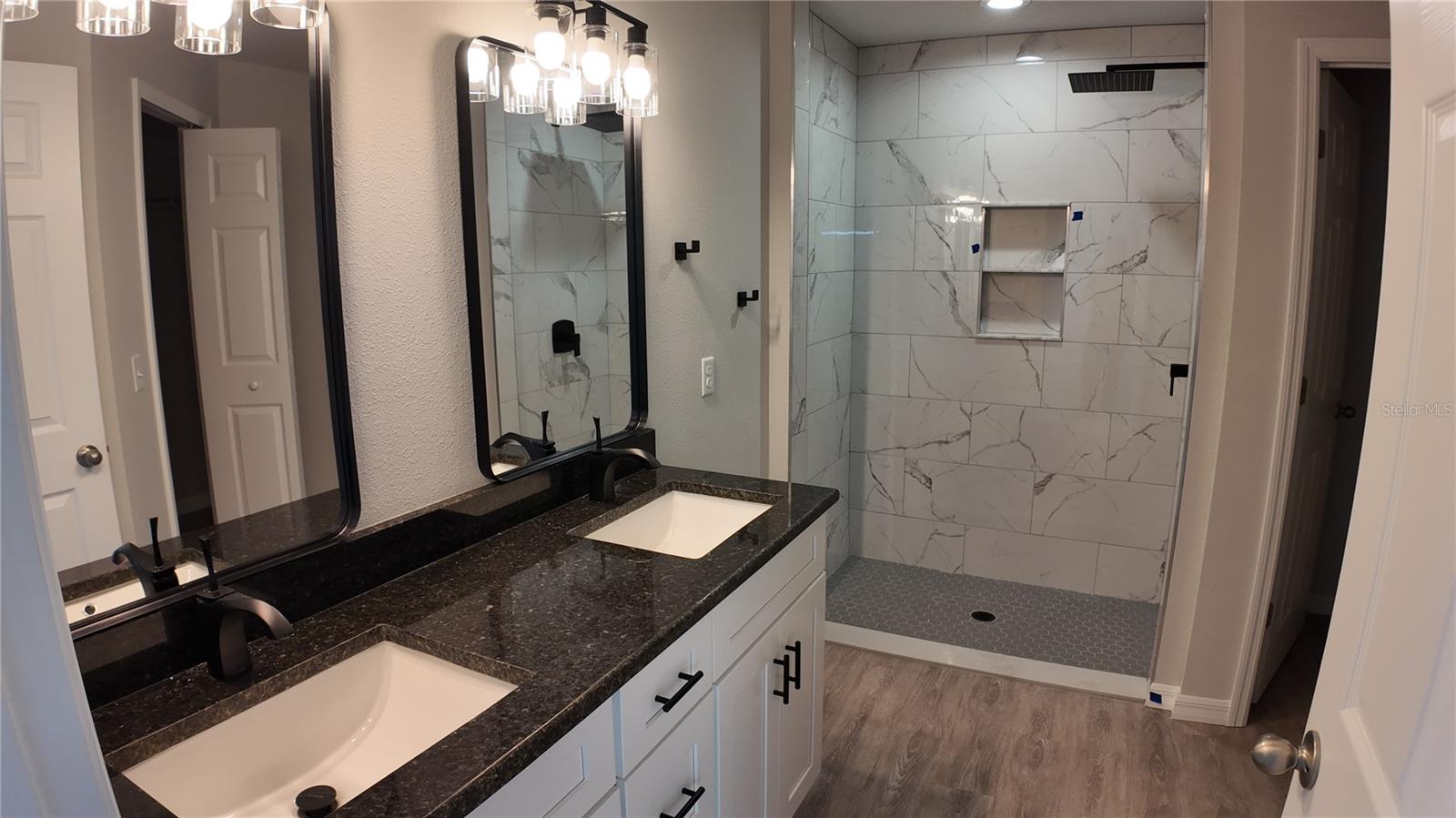 INVERNESS VILLAGE UN 4 - Residential Lease