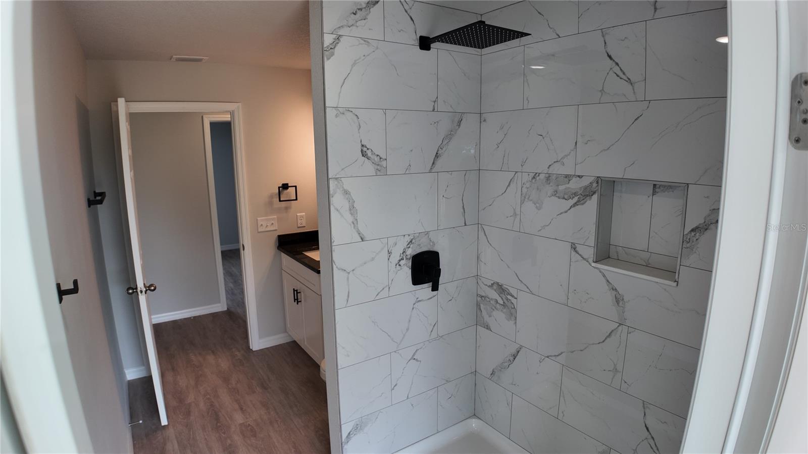 INVERNESS VILLAGE UN 4 - Residential Lease