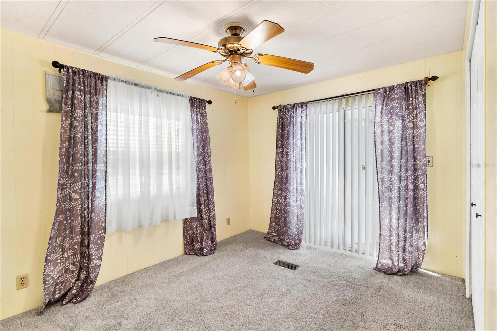 OAK GROVE MOBILE HOME - Residential