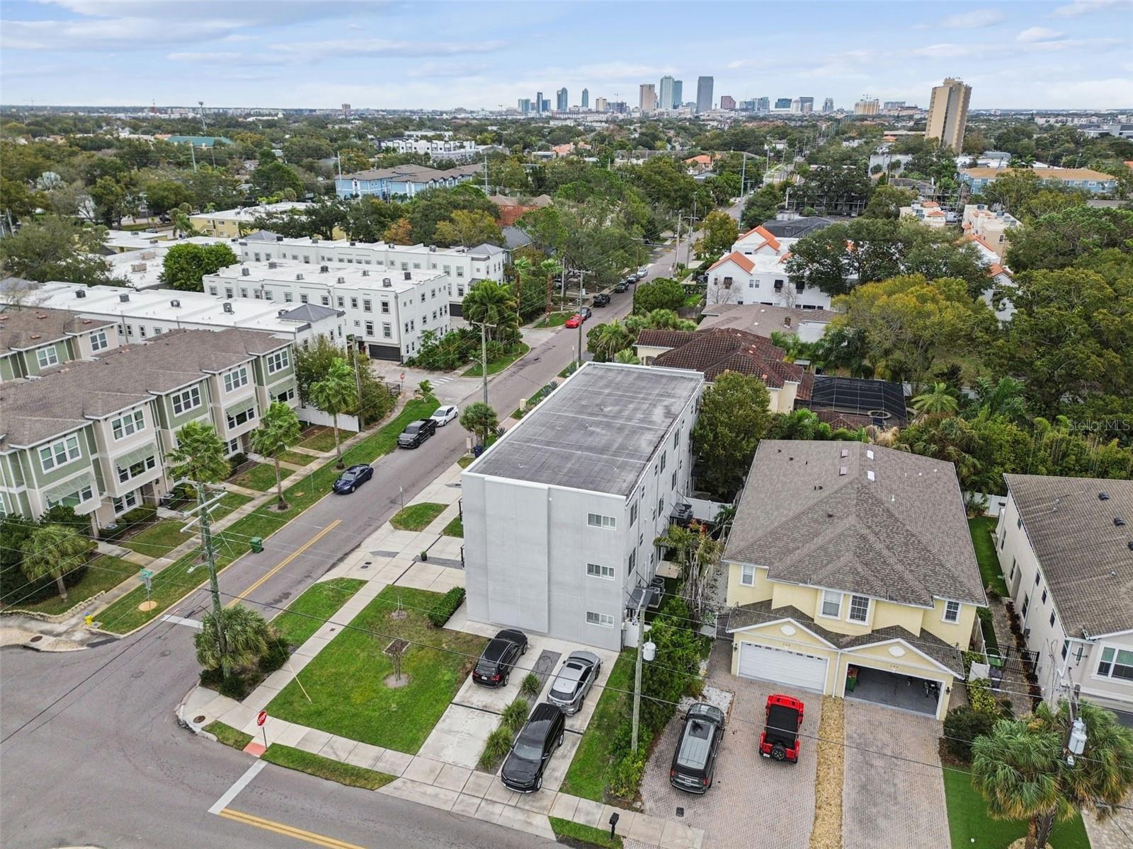 HORATIO SOUTH TWNHMS - Residential