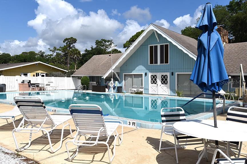 COUNTRY CLUB CHALETS - Residential