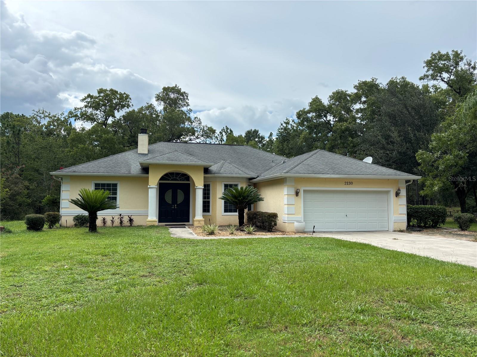 Beautiful 3/3 on a large lot, located in a quiet residential neighborhood!
House features a split floor plan, 2 bedrooms with en-suite full bathrooms, an additional room/office at the front of the house, large dining area, high ceilings, updated appliances, tile floors, and a 2-car garage! The final bedroom is located near a full guest bath.
The back yard is partially fenced in.
* A washing machine will be provided but tenants will need to procure their own dryer.
* The large bathtub in the main bathroom does not work.
Lawn care is included!
Rent: $2,500/mo
Security Deposit: $2,550
Application Fee: $65 per adult over 18