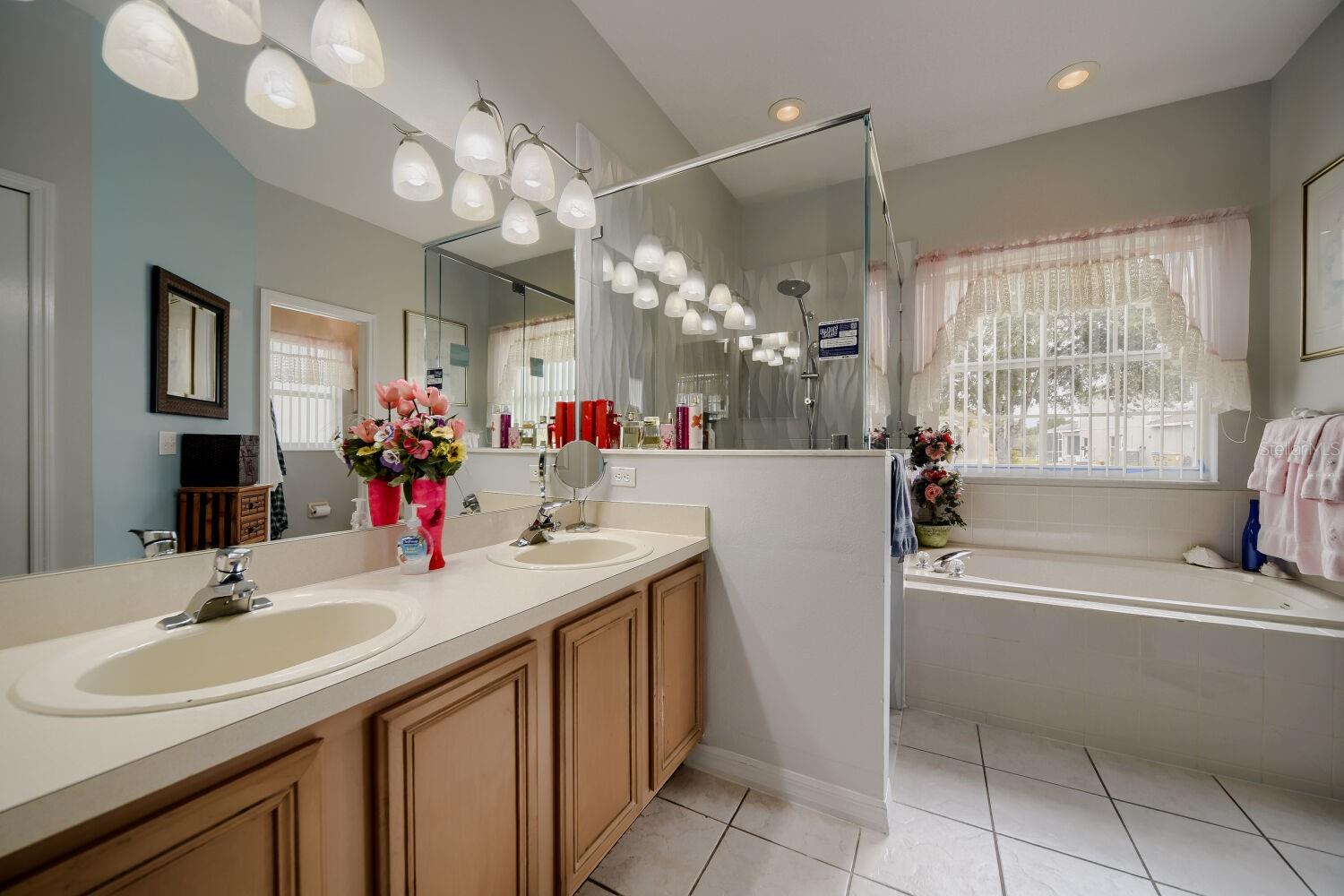 DAHLIA RESERVE AT CRESCENT LAKES - Residential