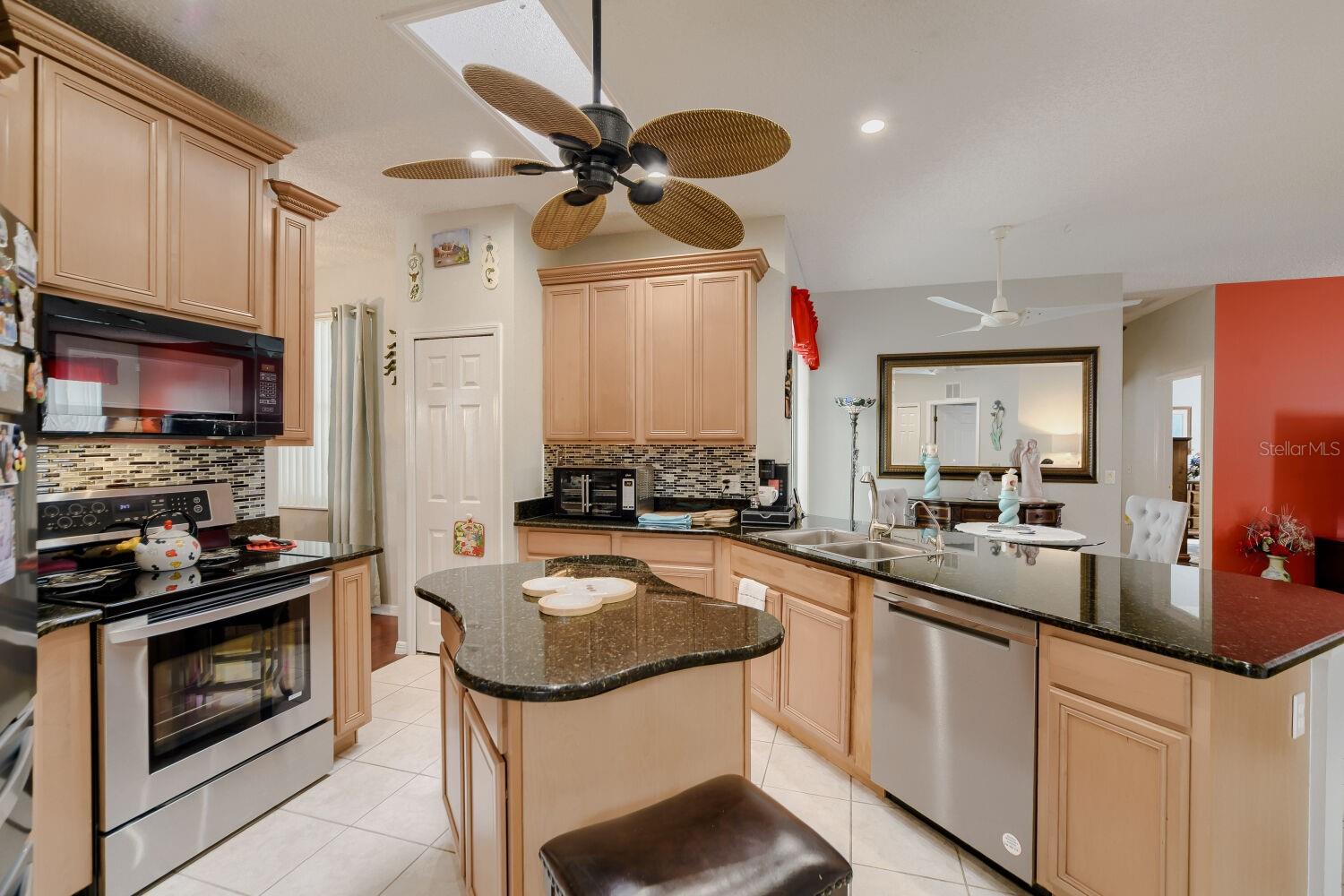 DAHLIA RESERVE AT CRESCENT LAKES - Residential