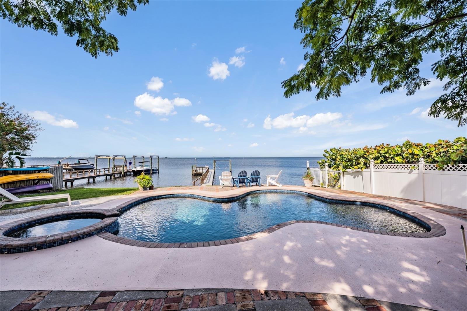 SEASIDE POINT - Residential