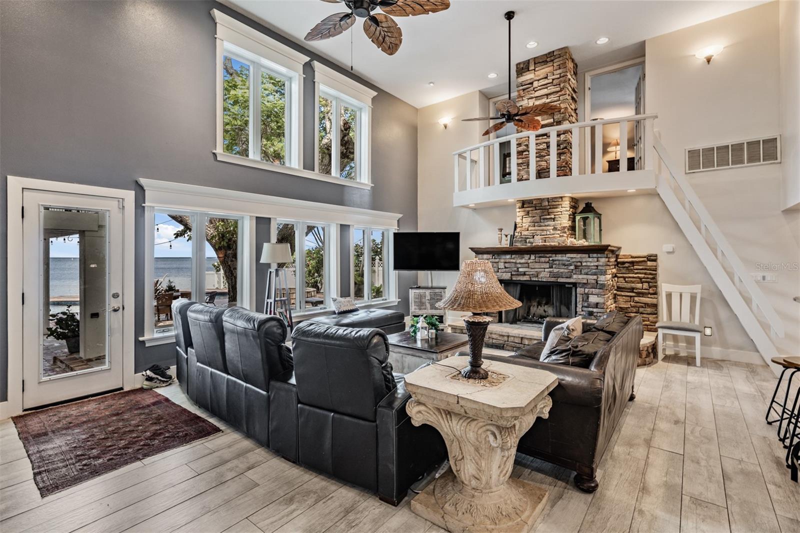 SEASIDE POINT - Residential