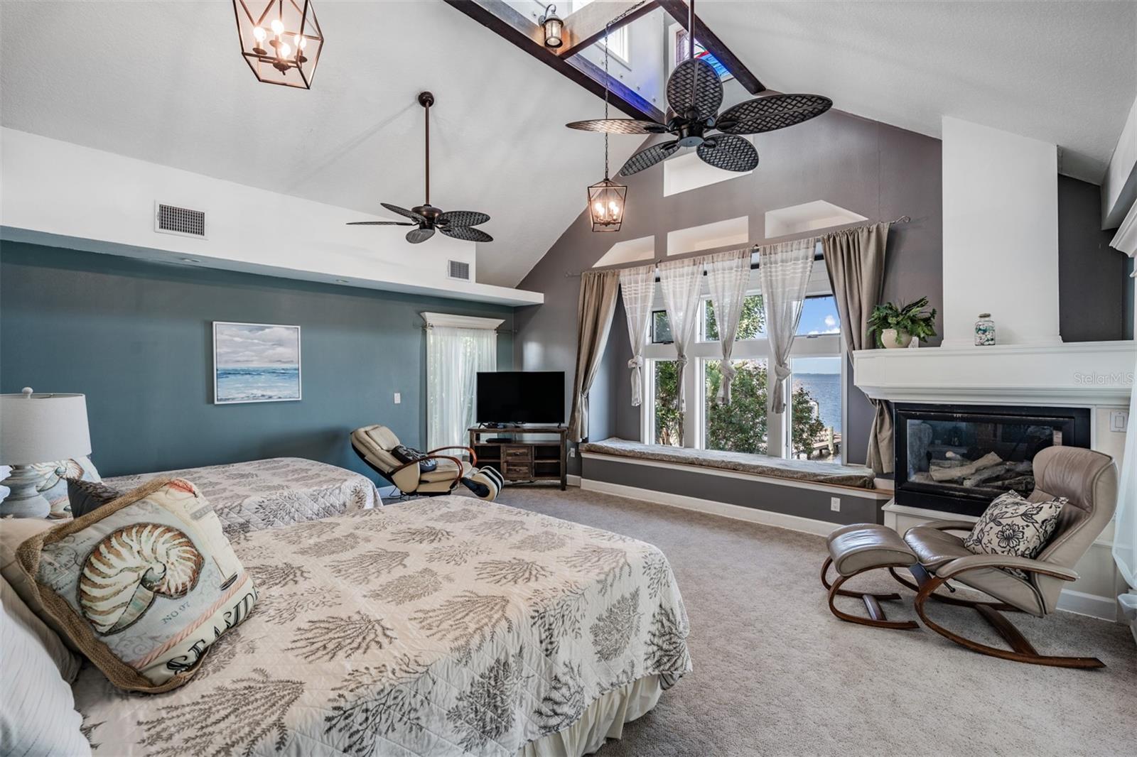 SEASIDE POINT - Residential