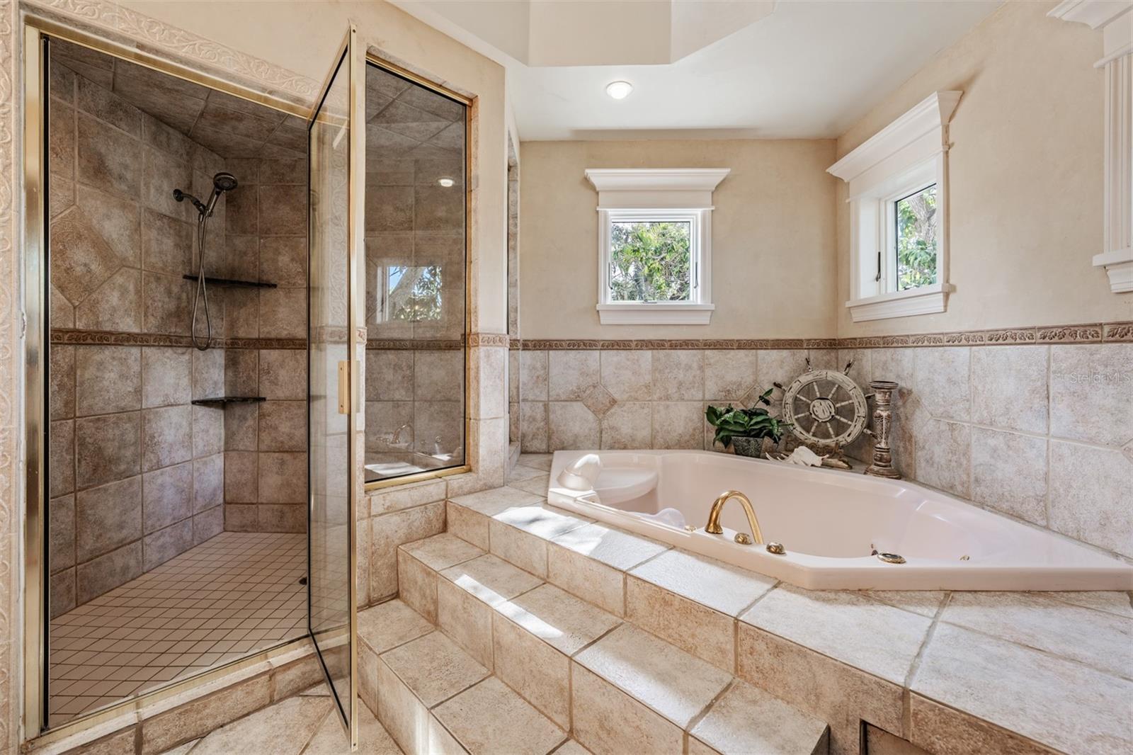 SEASIDE POINT - Residential