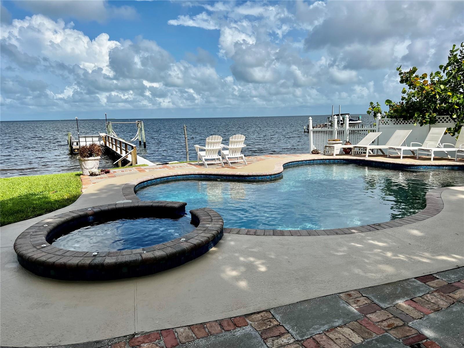 SEASIDE POINT - Residential