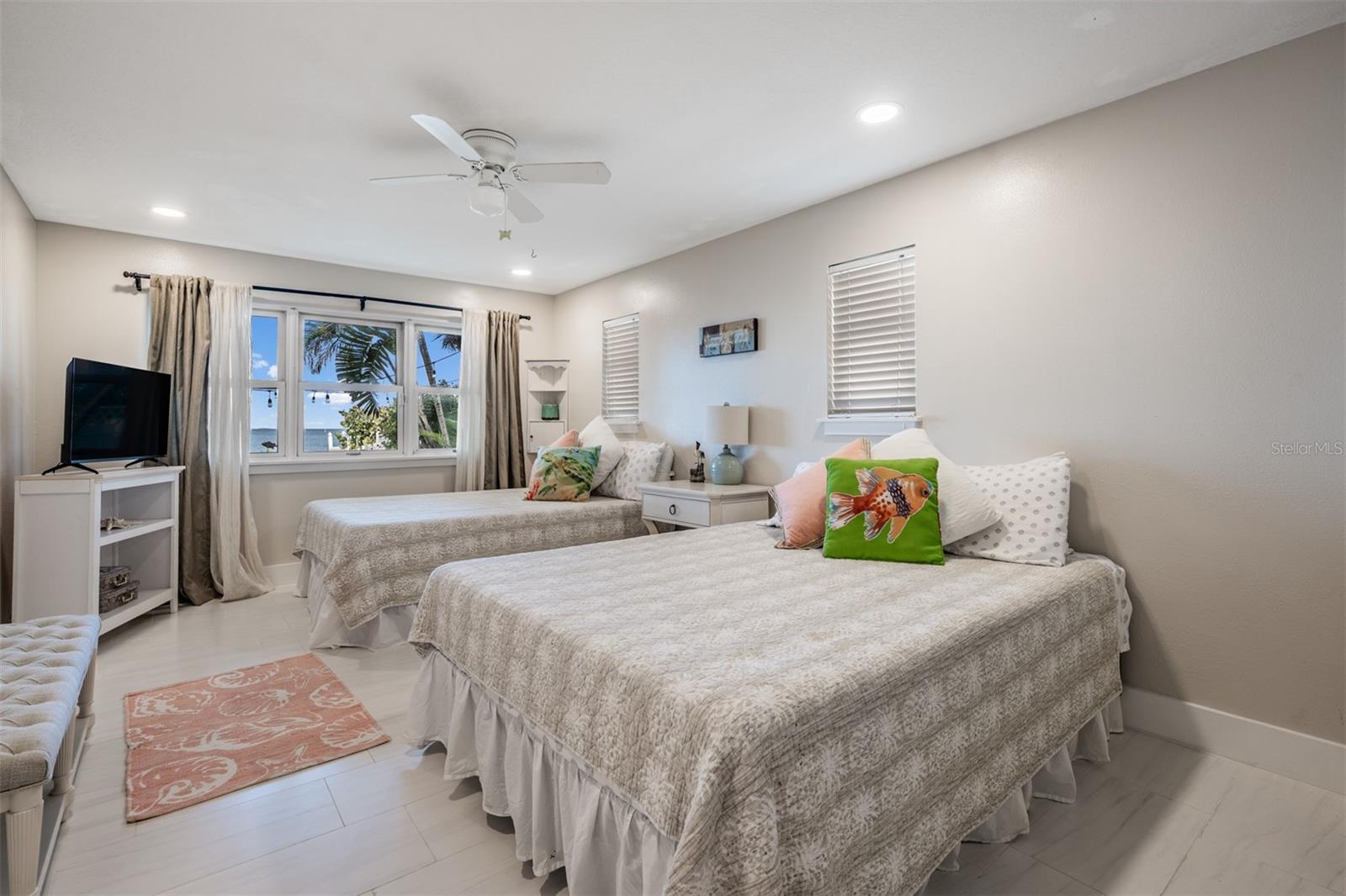 SEASIDE POINT - Residential