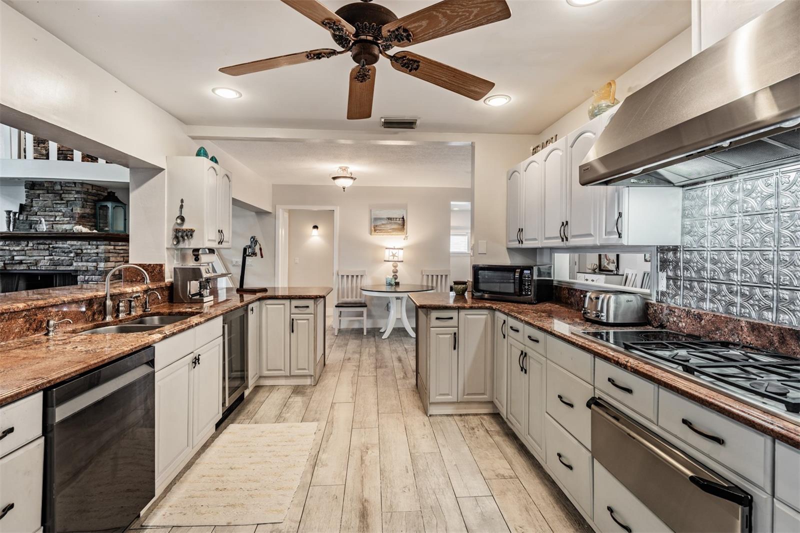 SEASIDE POINT - Residential