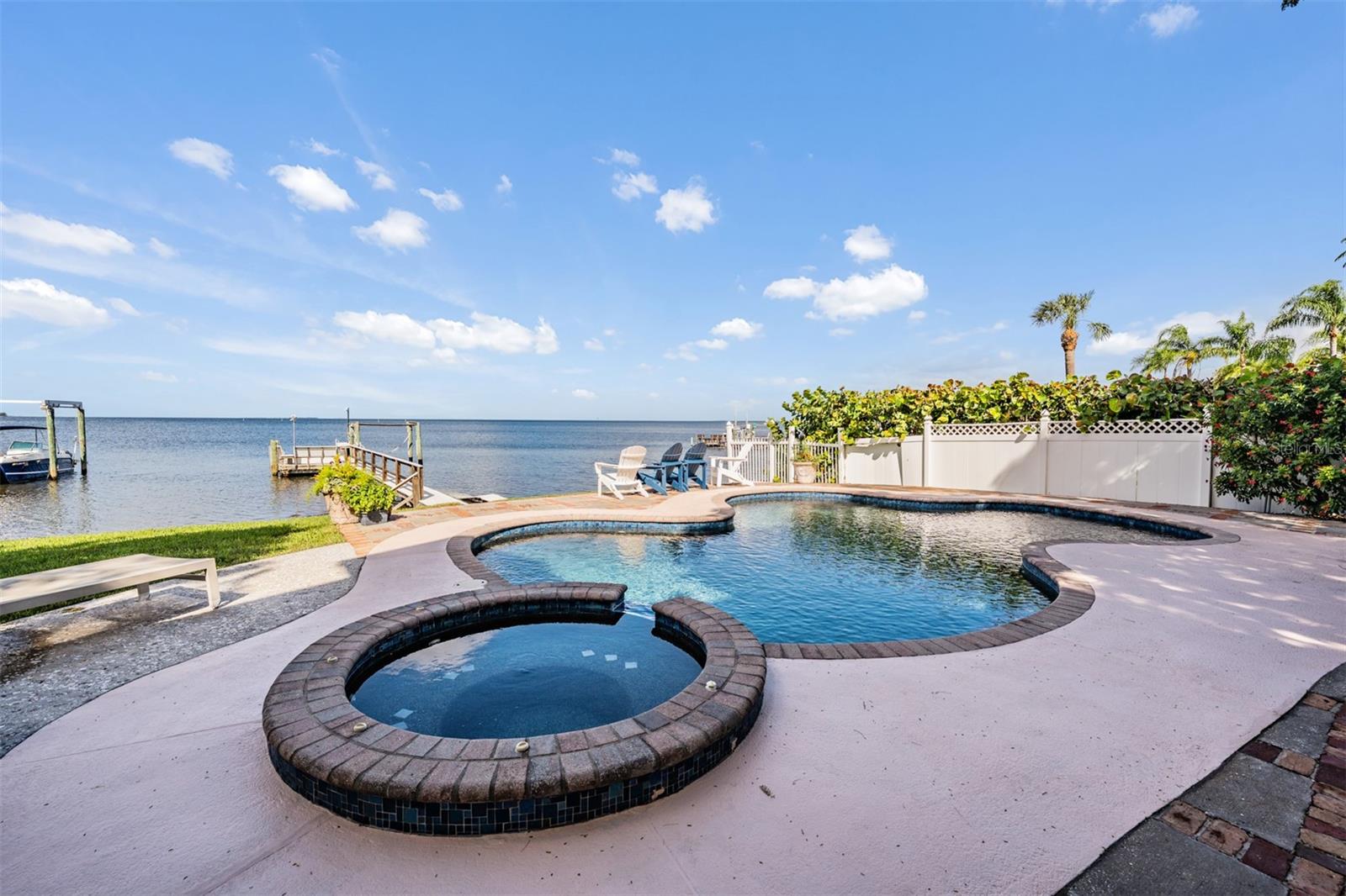 SEASIDE POINT - Residential