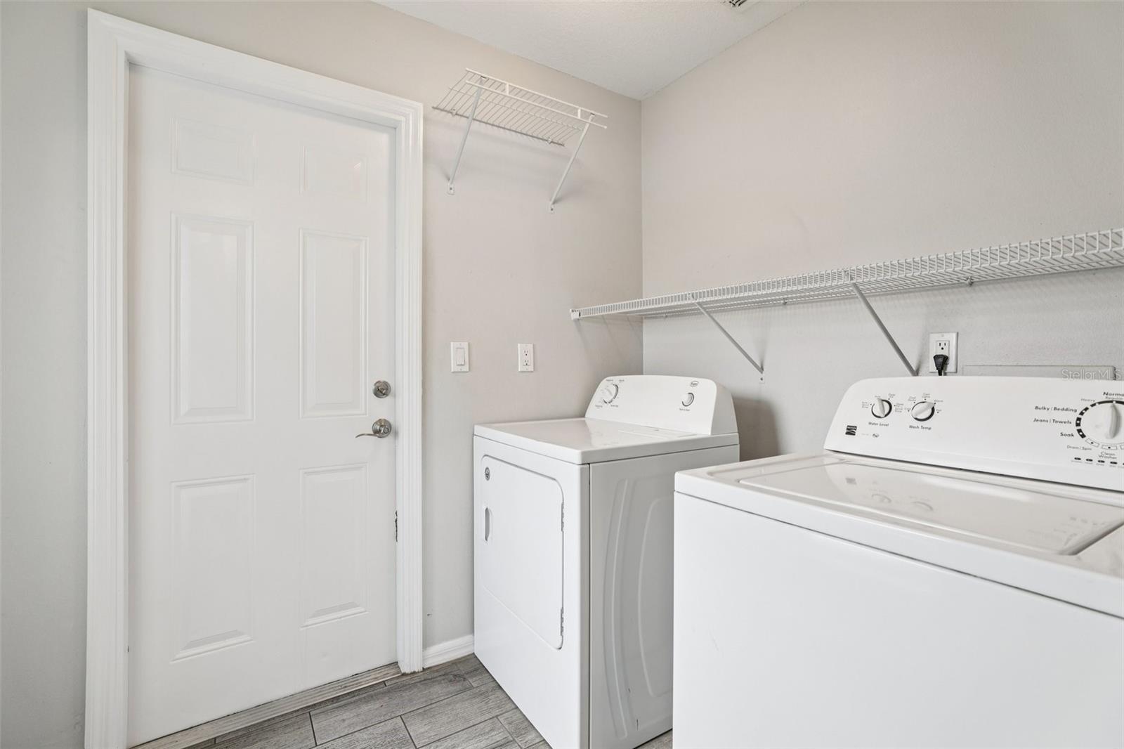 HIDDEN LAKES - Residential