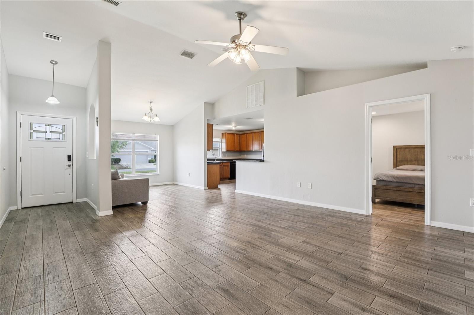 HIDDEN LAKES - Residential