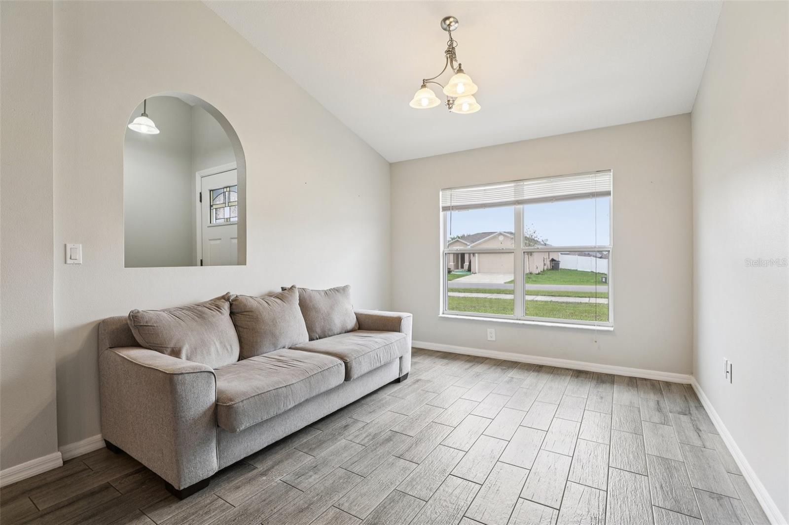 HIDDEN LAKES - Residential