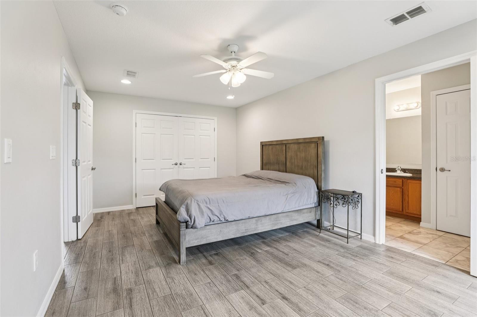 HIDDEN LAKES - Residential