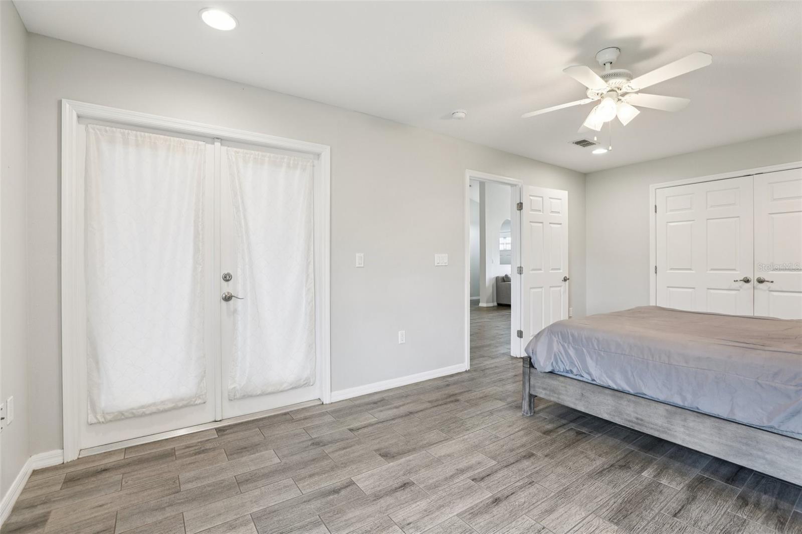 HIDDEN LAKES - Residential