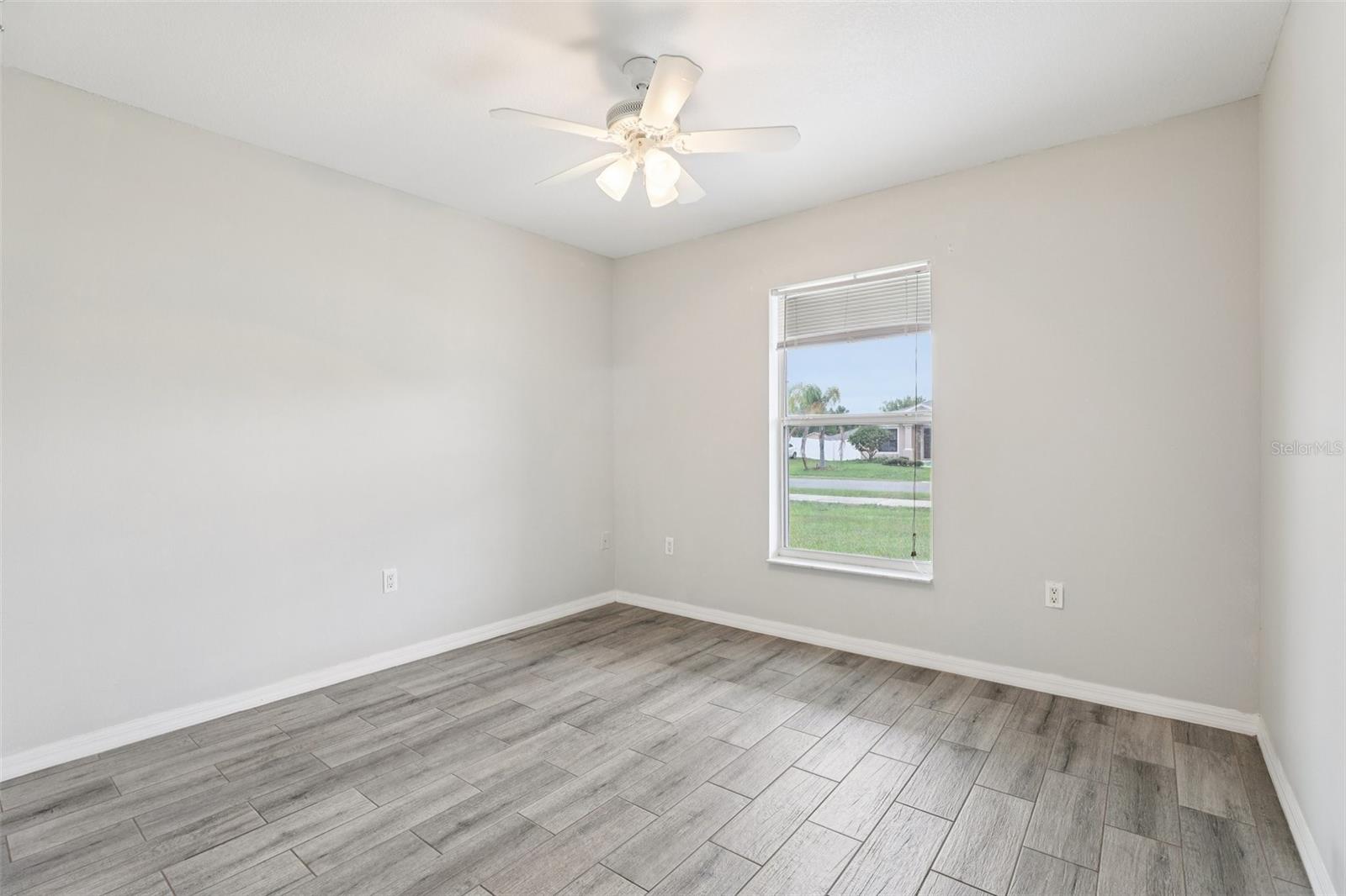 HIDDEN LAKES - Residential