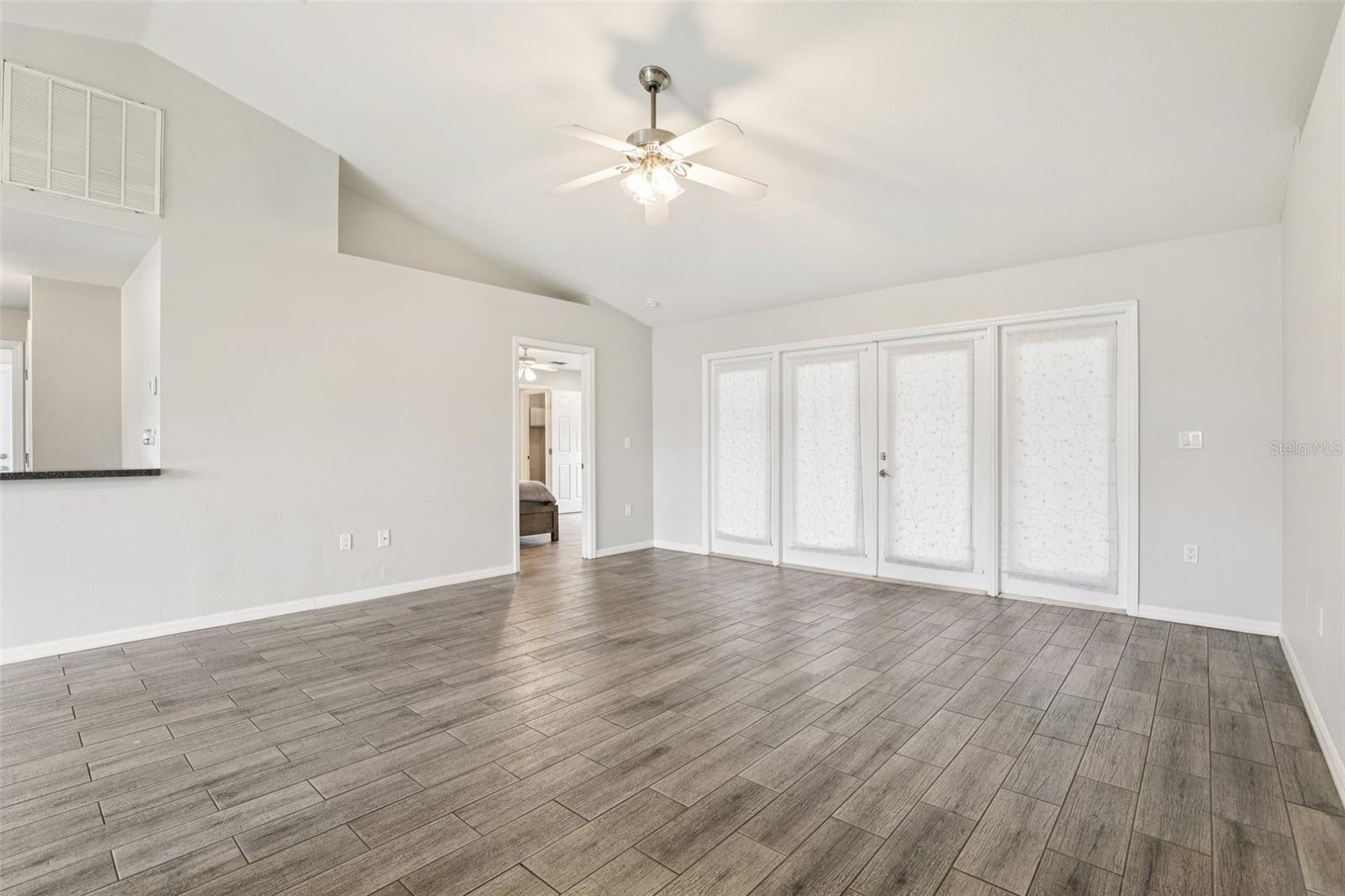 HIDDEN LAKES - Residential