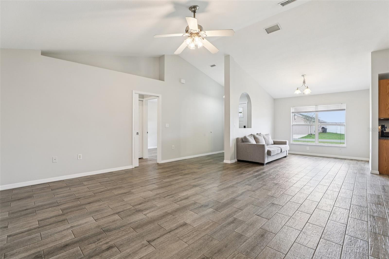 HIDDEN LAKES - Residential