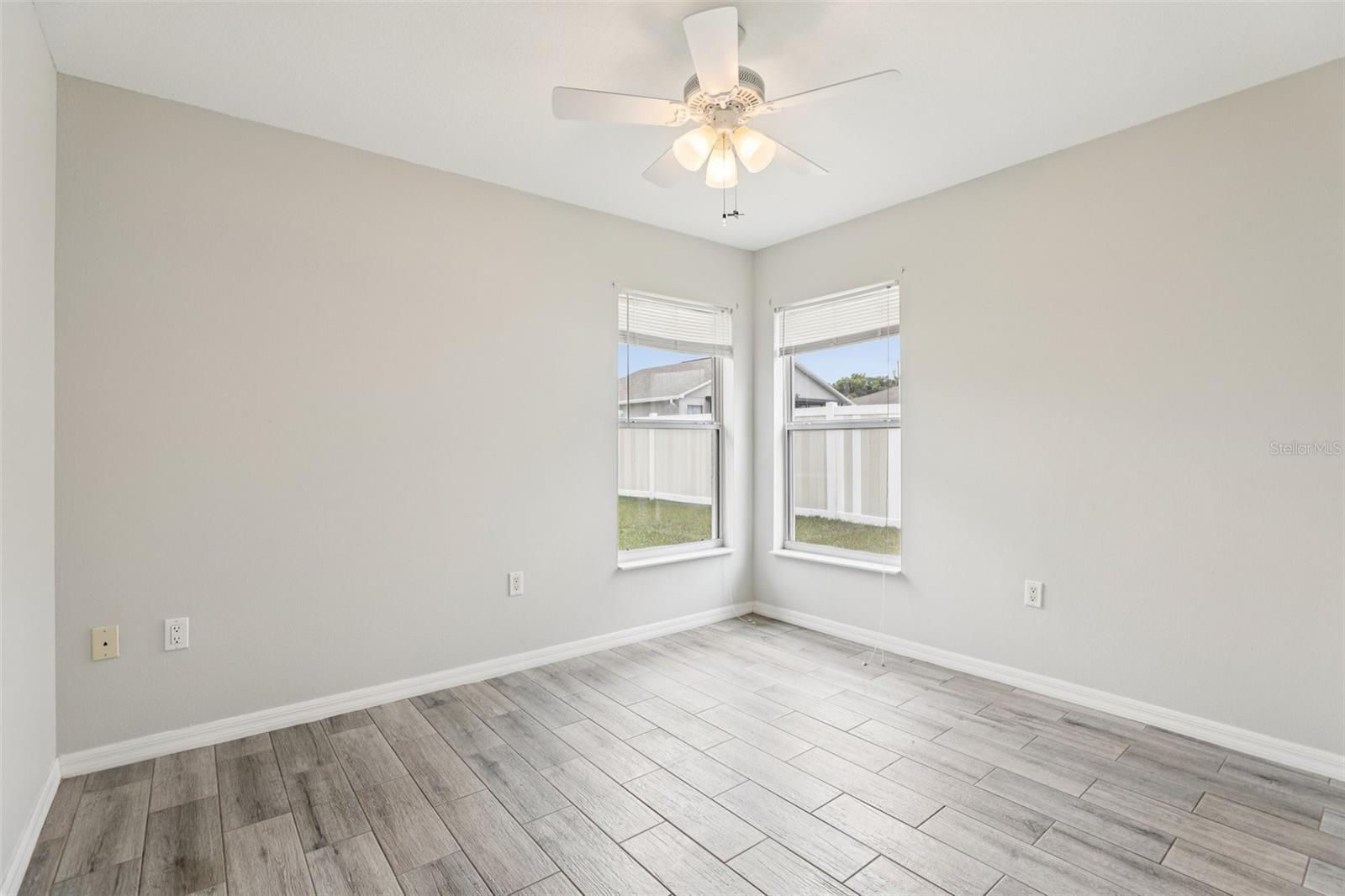 HIDDEN LAKES - Residential