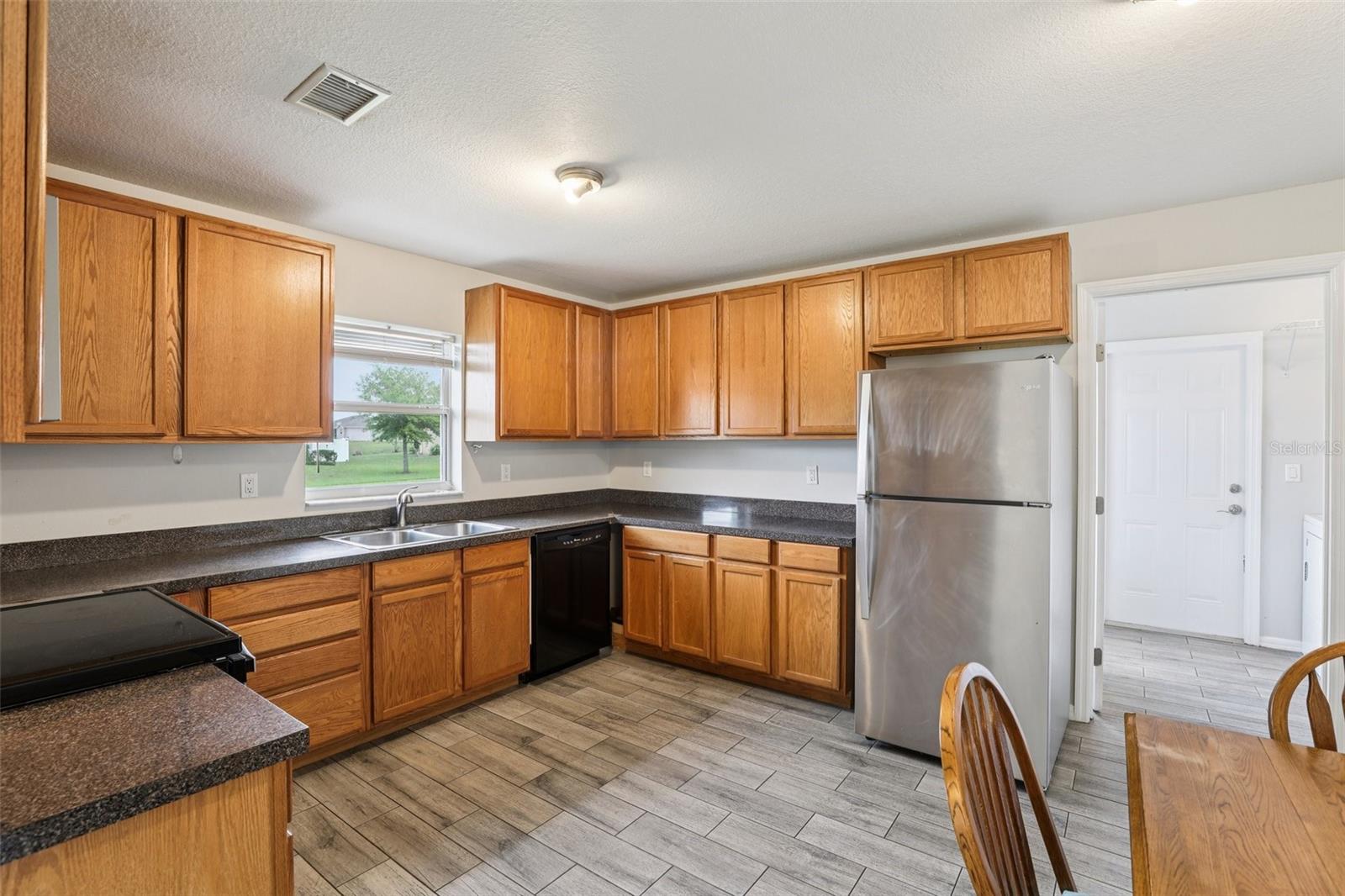 HIDDEN LAKES - Residential