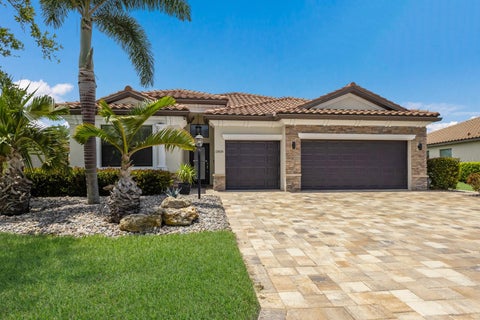 Photo of 13616 Saw Palm Creek Trail, Lakewood Ranch, FL 34211 (MLS # A4704773)