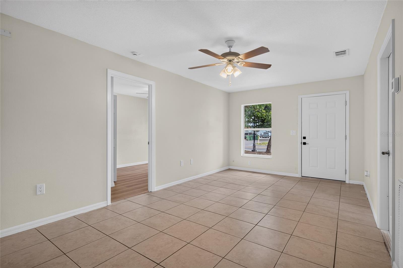 1004 17TH AVENUE W