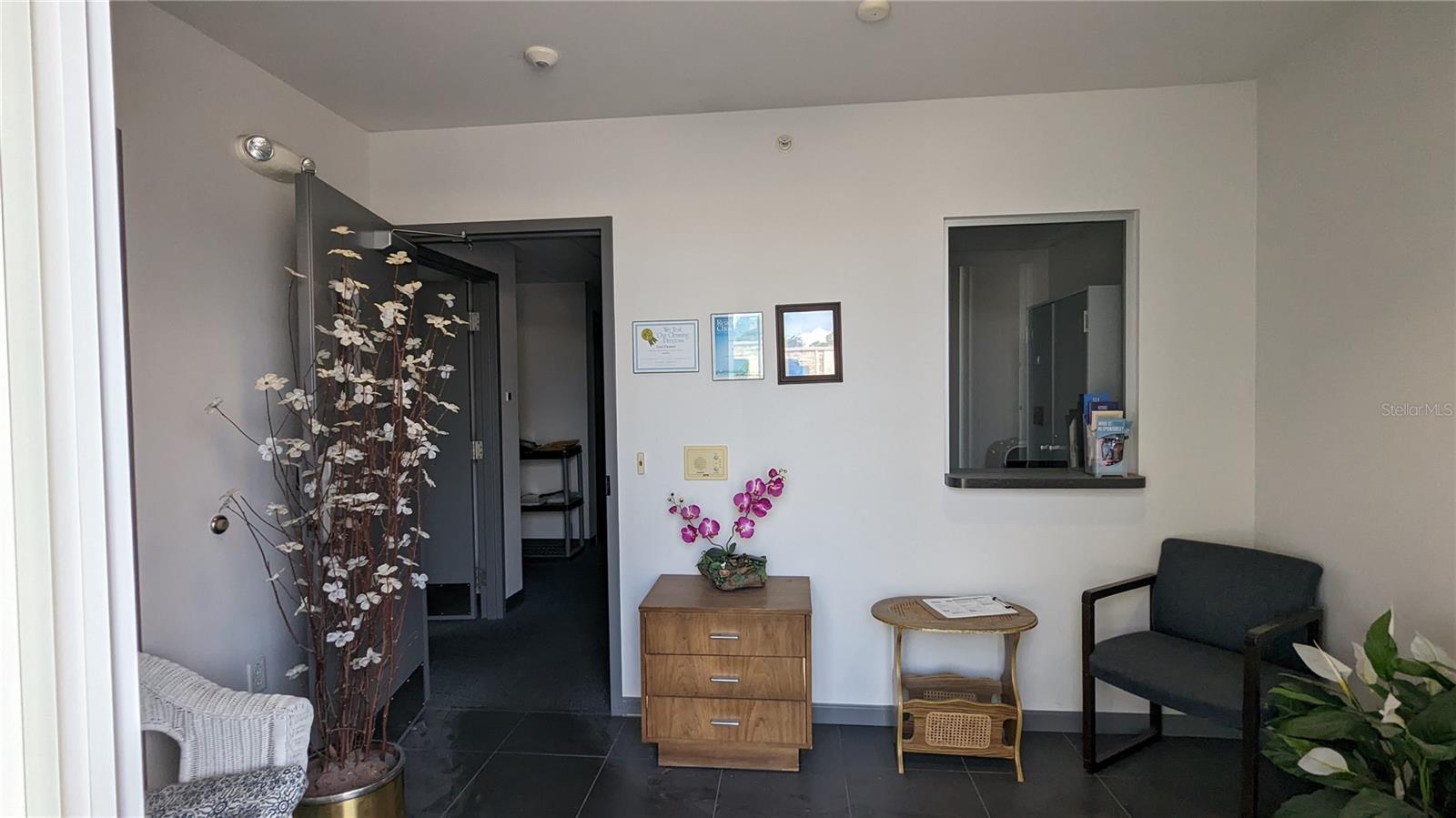 MONTEREY - Commercial Lease