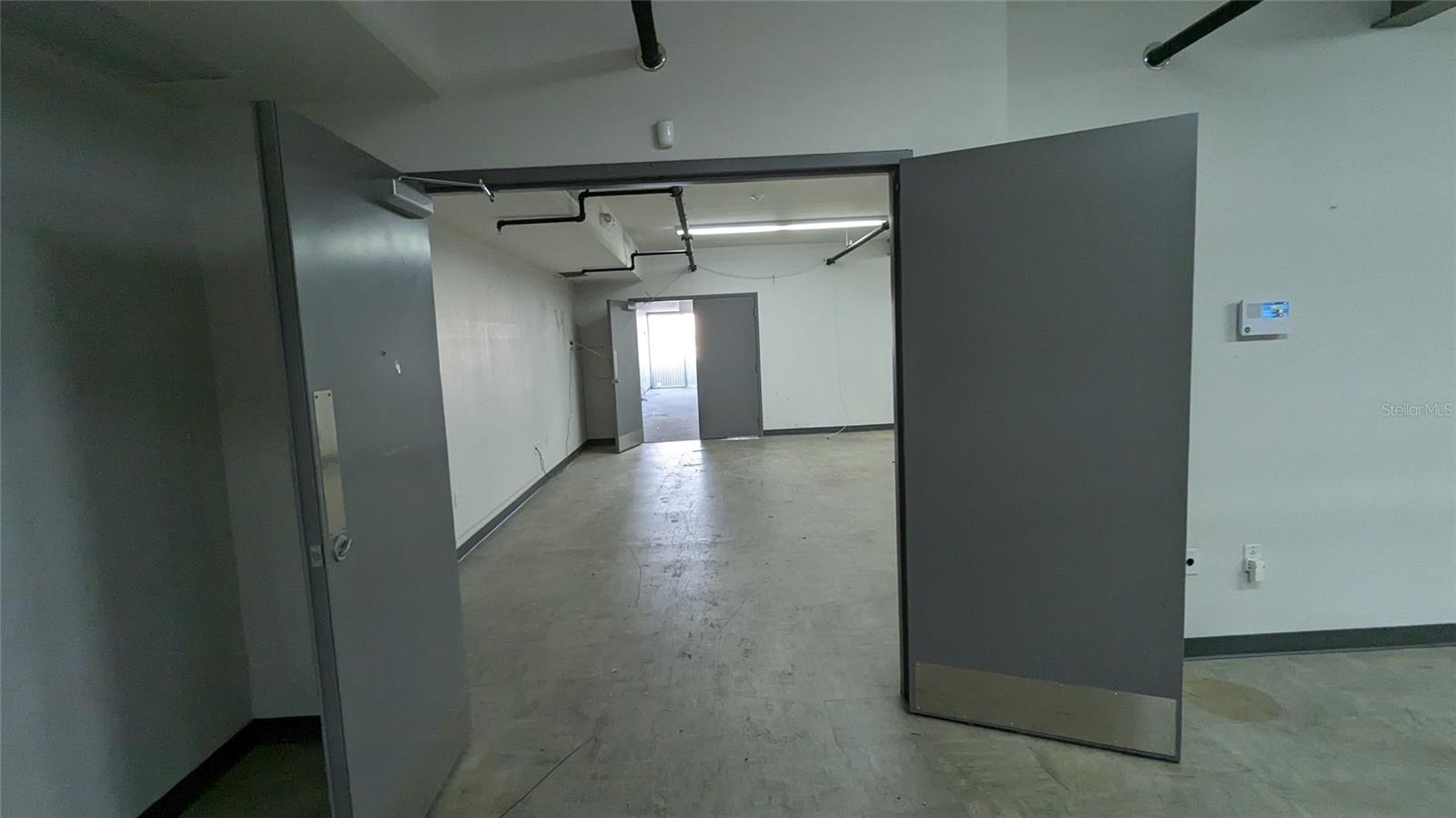 MONTEREY - Commercial Lease