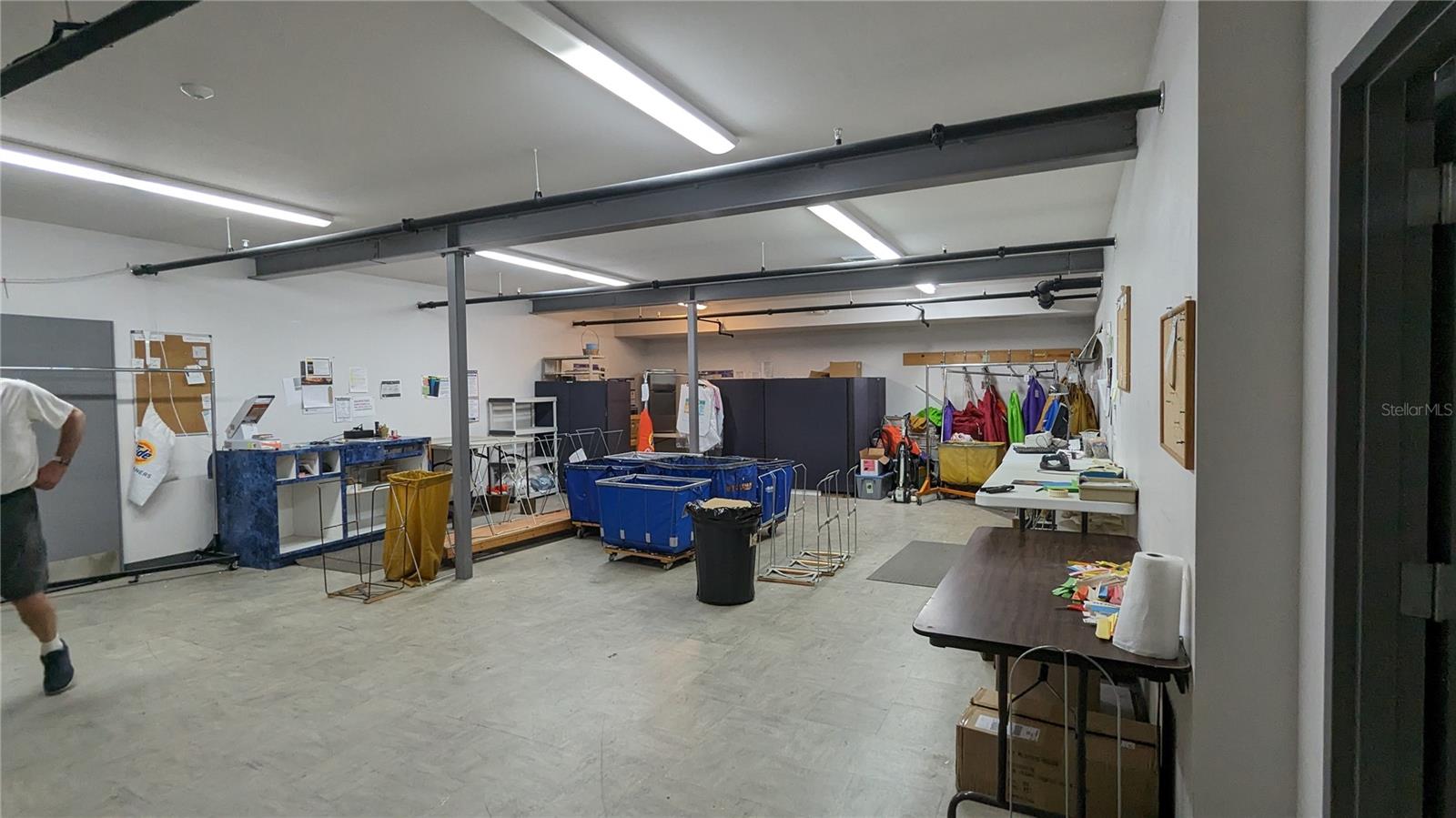 MONTEREY - Commercial Lease