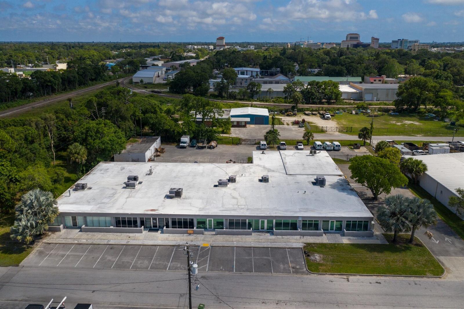 MONTEREY - Commercial Lease