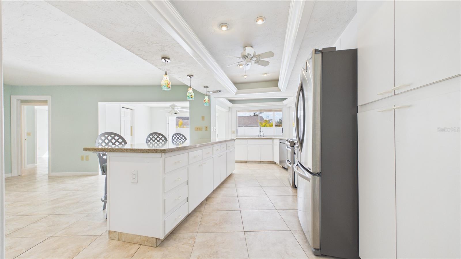 DEL ROBLES - Residential