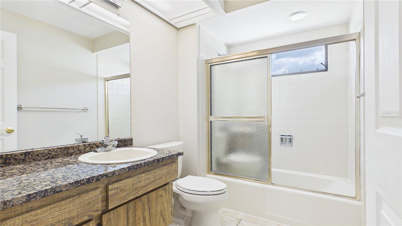 DEL ROBLES - Residential