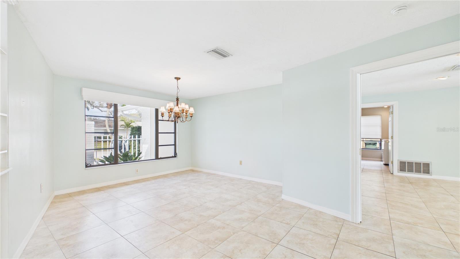 DEL ROBLES - Residential