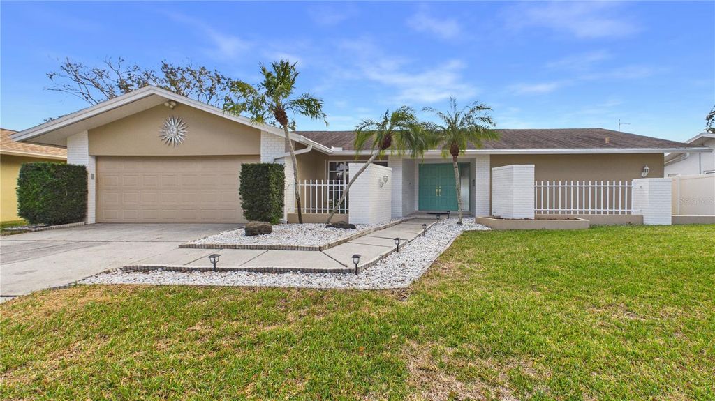 Photo of 1895 Del Robles Terrace, Clearwater, FL 33764 (MLS # TB8477532)