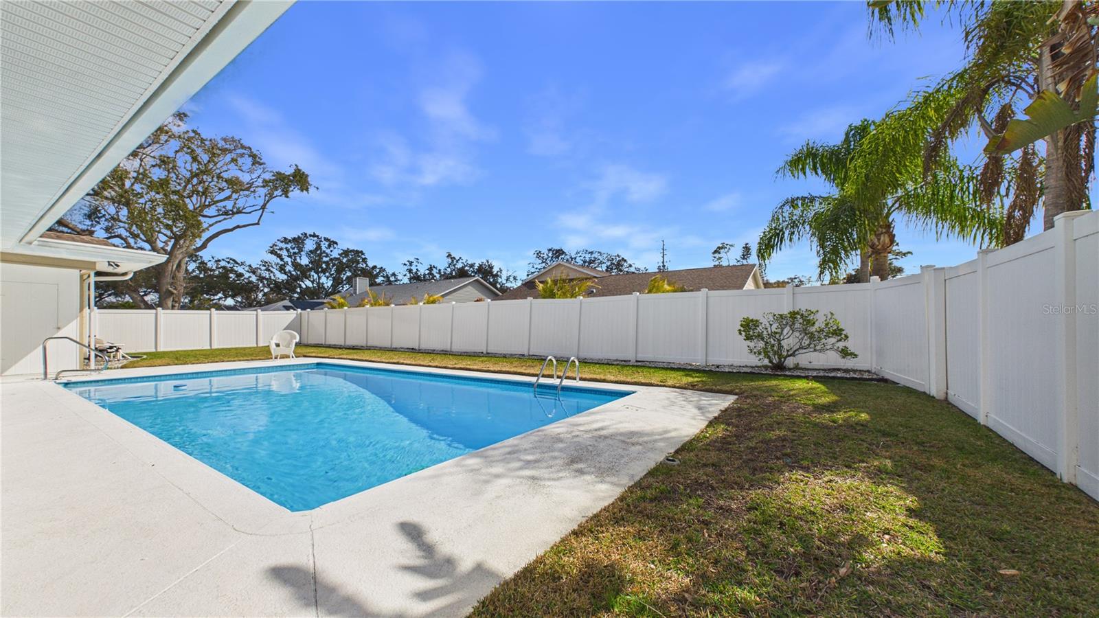 DEL ROBLES - Residential