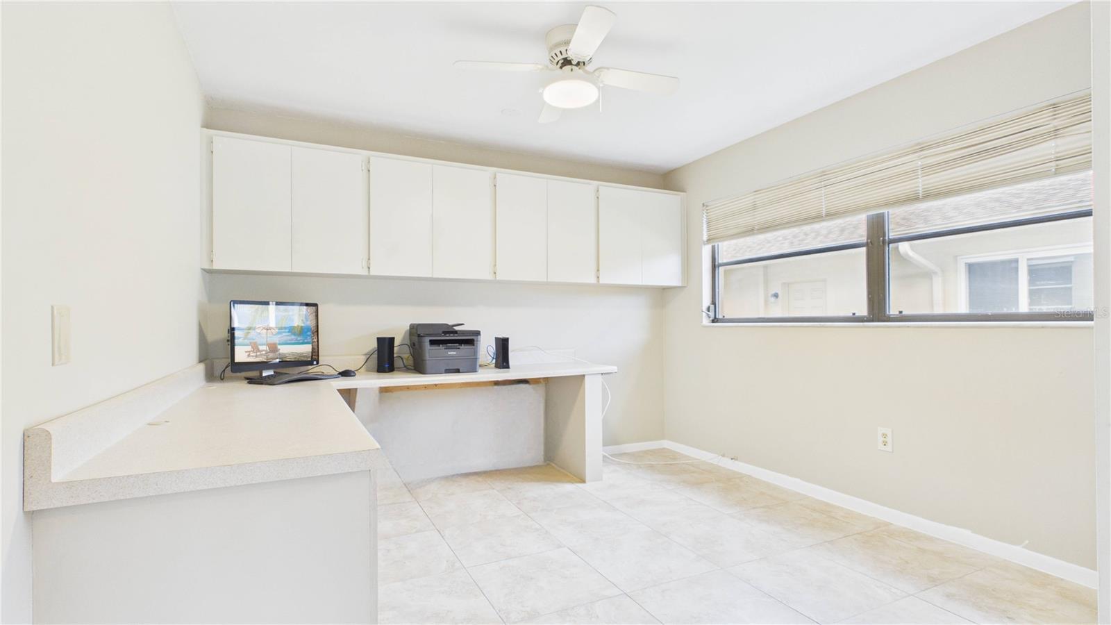 DEL ROBLES - Residential