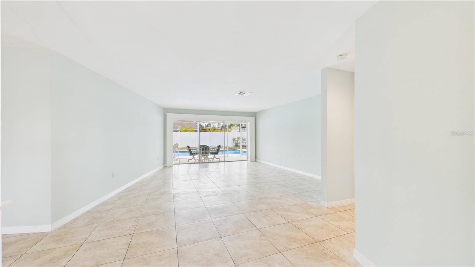 DEL ROBLES - Residential