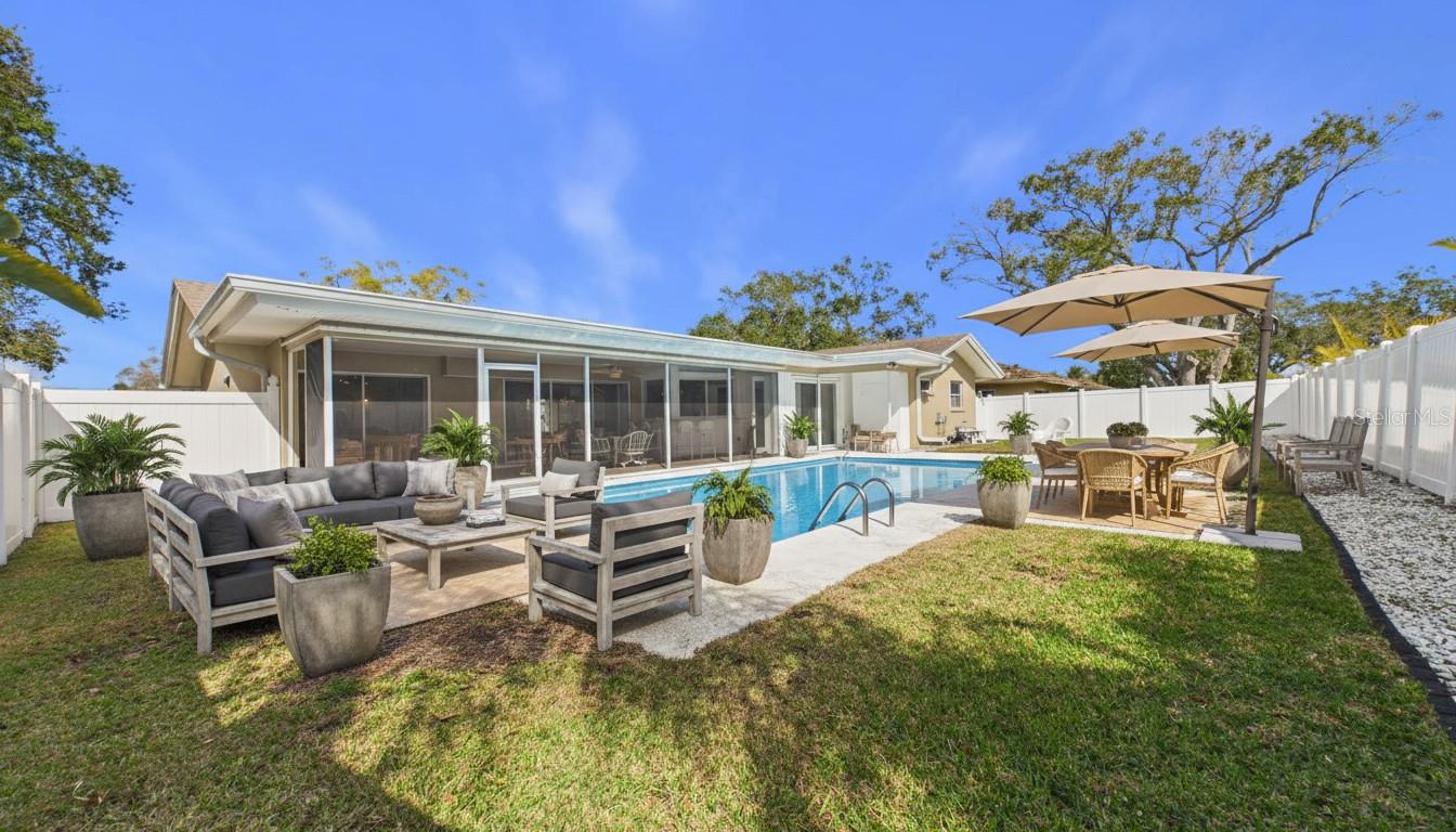 DEL ROBLES - Residential