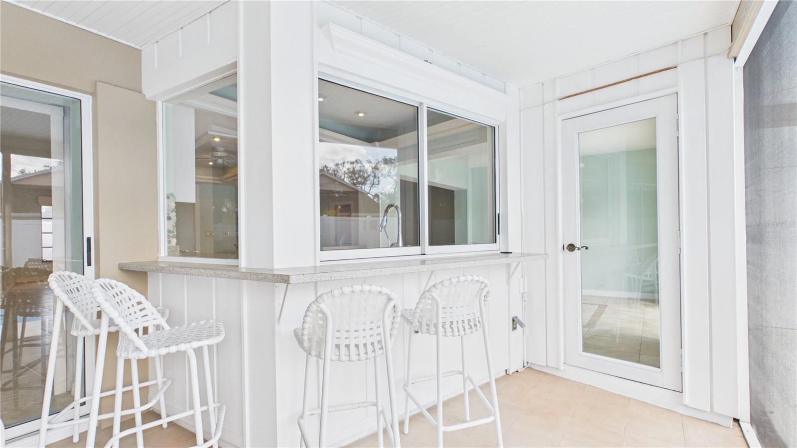 DEL ROBLES - Residential