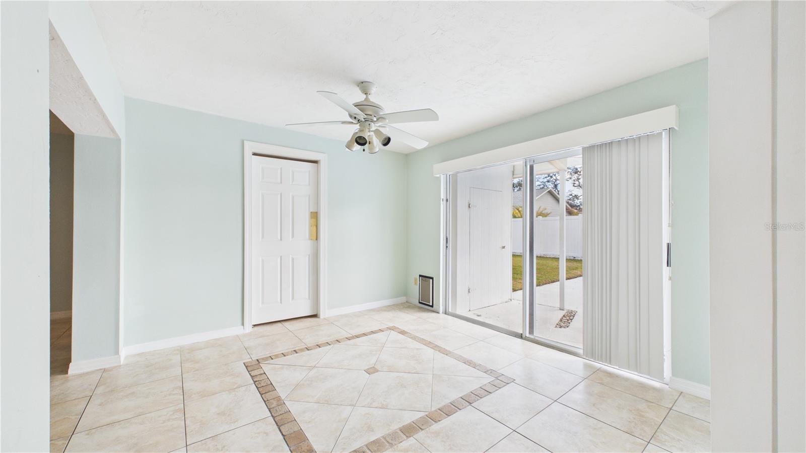 DEL ROBLES - Residential