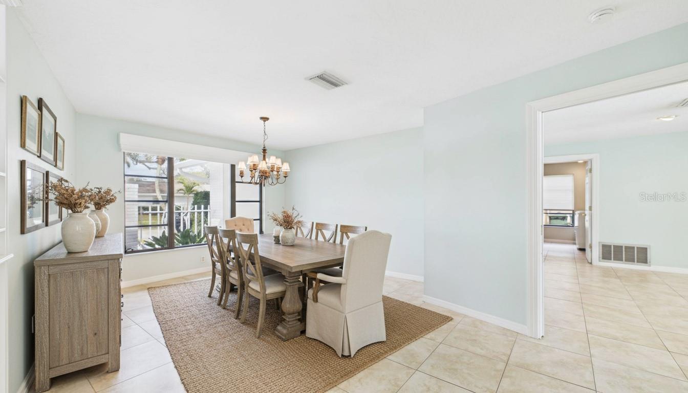 DEL ROBLES - Residential