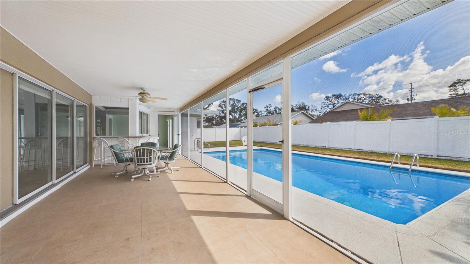 DEL ROBLES - Residential