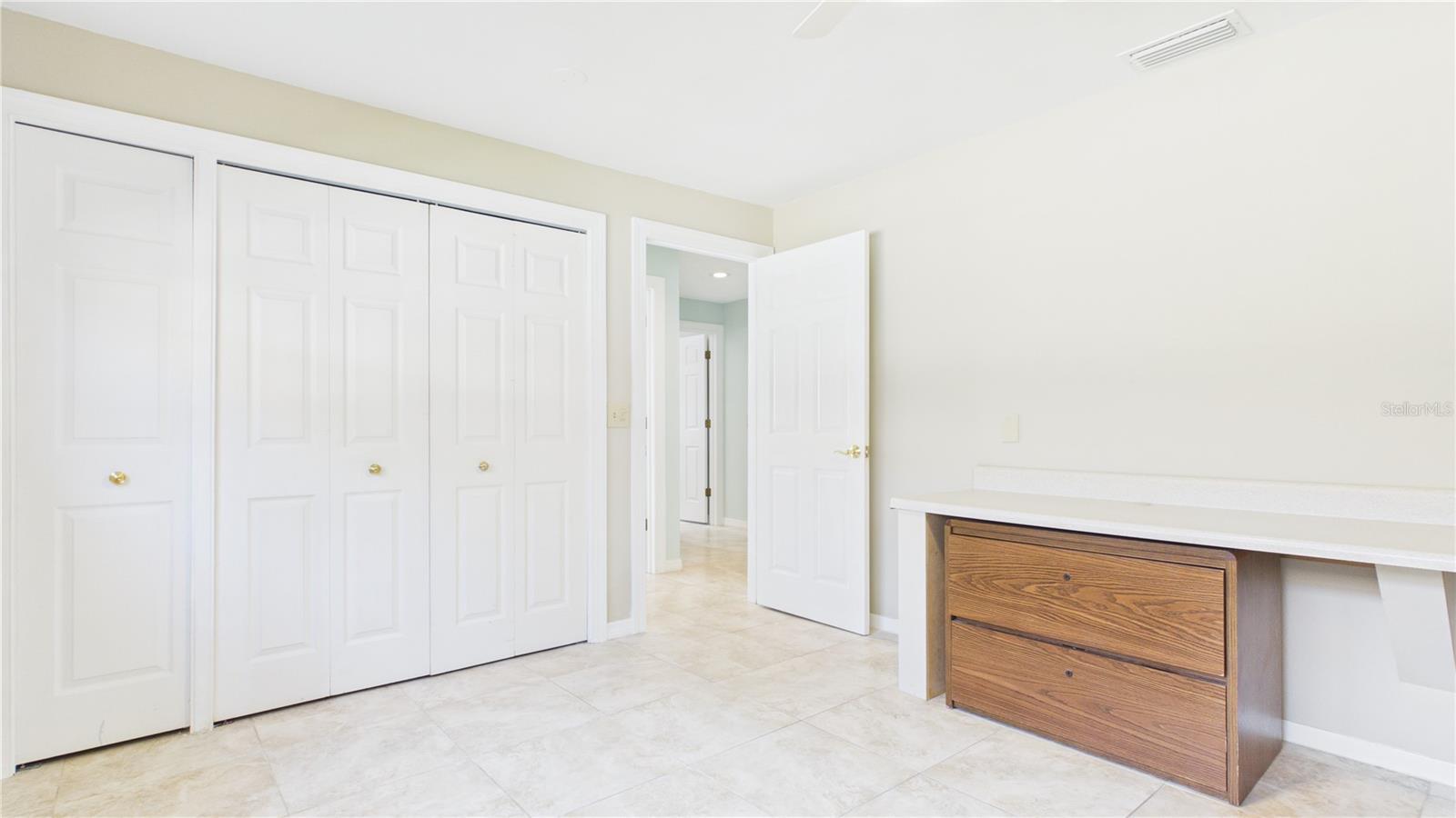 DEL ROBLES - Residential